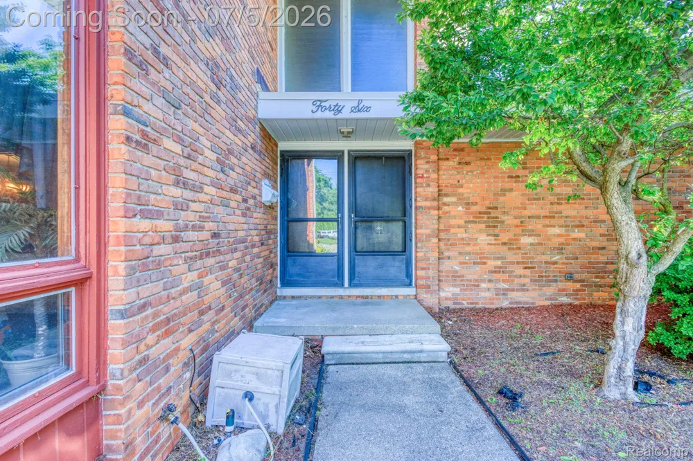 46 W Breitmeyer Place Mt Clemens City, MI 48043