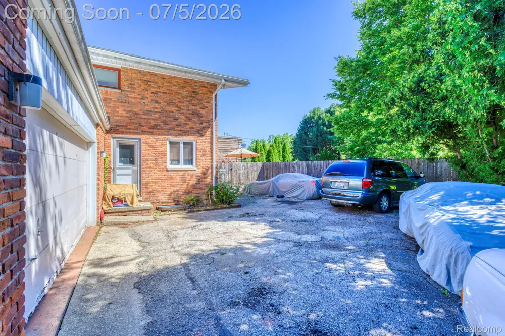 46 W Breitmeyer Place Mt Clemens City, MI 48043