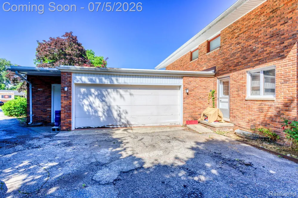 46 W Breitmeyer Place Mt Clemens City, MI 48043