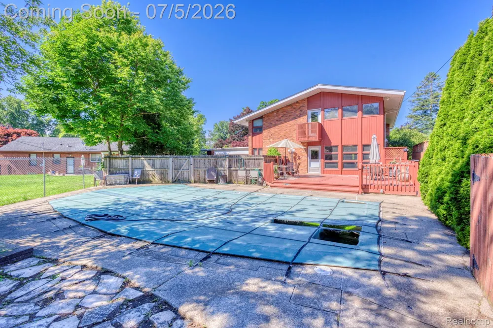46 W Breitmeyer Place Mt Clemens City, MI 48043
