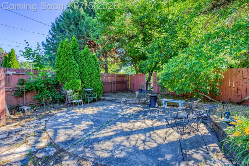 46 W Breitmeyer Place Mt Clemens City, MI 48043