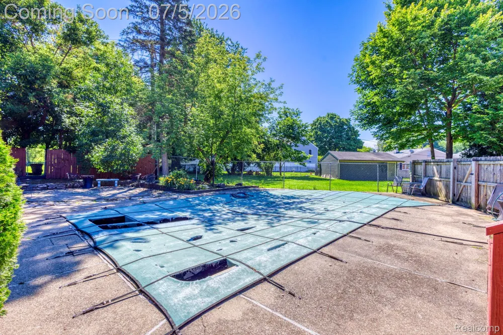 46 W Breitmeyer Place Mt Clemens City, MI 48043