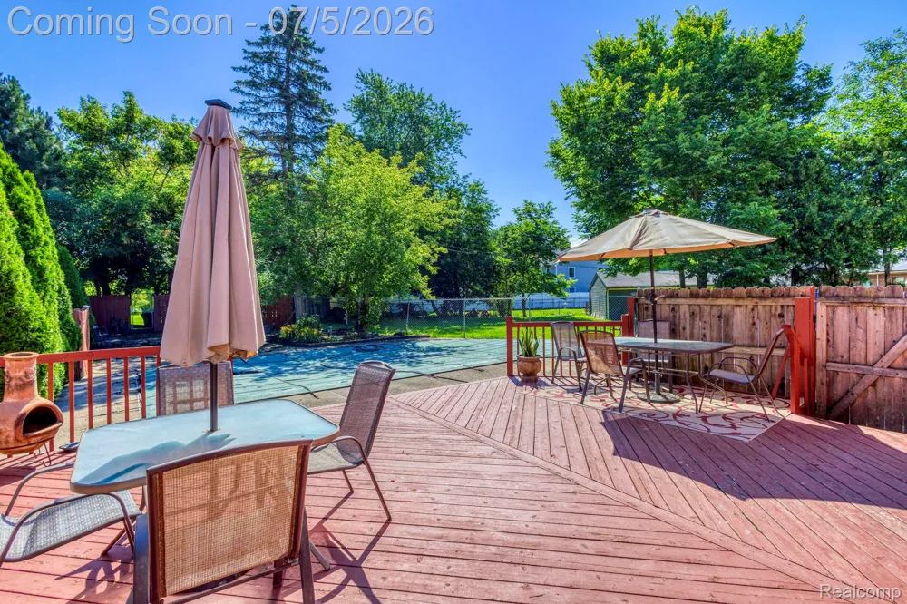46 W Breitmeyer Place Mt Clemens City, MI 48043
