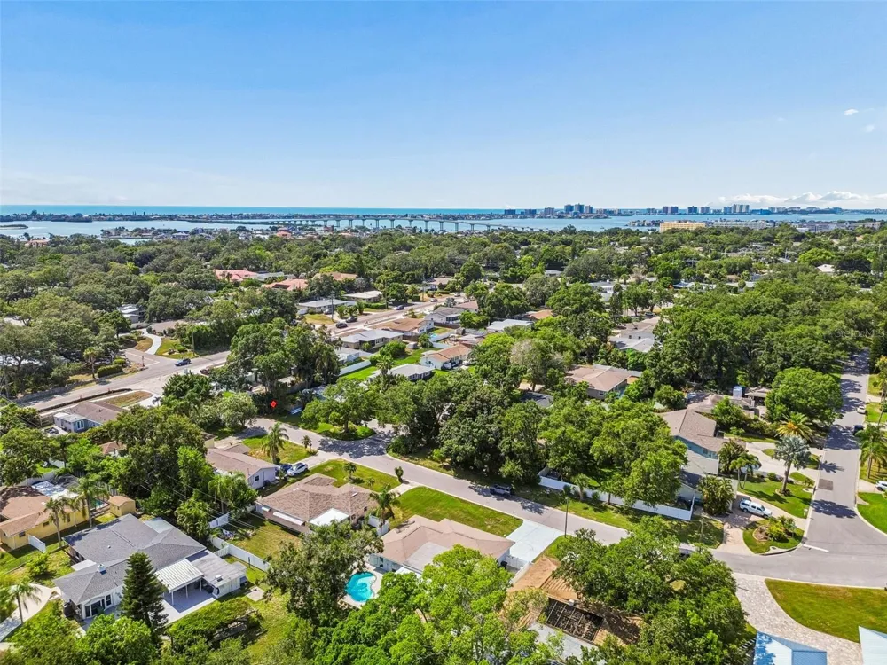 3282 HONEYSUCKLE RD Largo, FL 33770