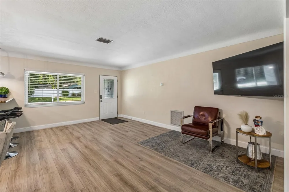 3282 HONEYSUCKLE RD Largo, FL 33770