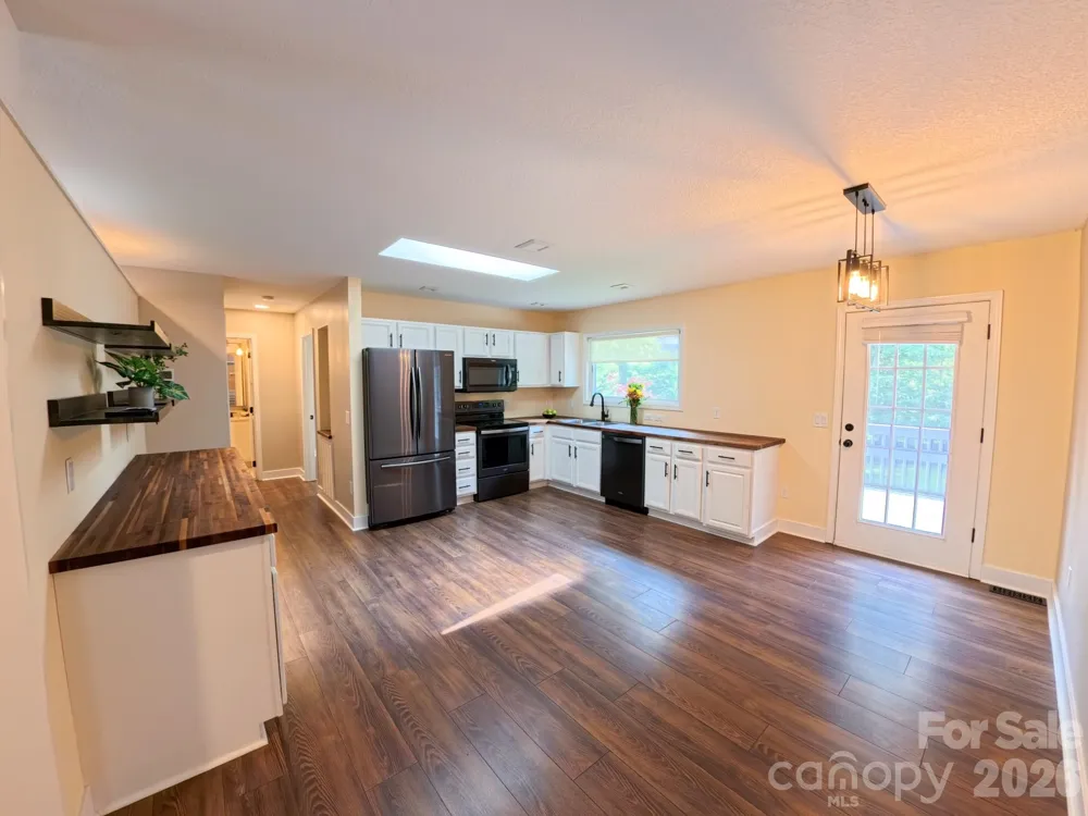 101 Tail Feather Lane Candler, NC 28715