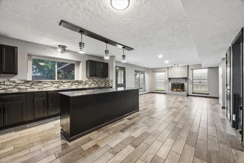 10842 Mesquite Drive La Porte, TX 77571