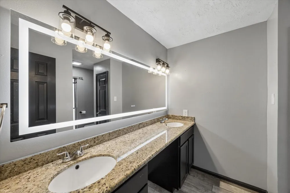 10842 Mesquite Drive La Porte, TX 77571