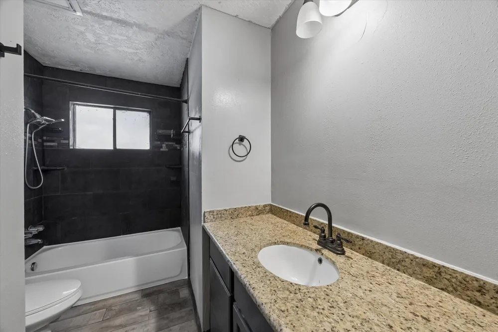 10842 Mesquite Drive La Porte, TX 77571