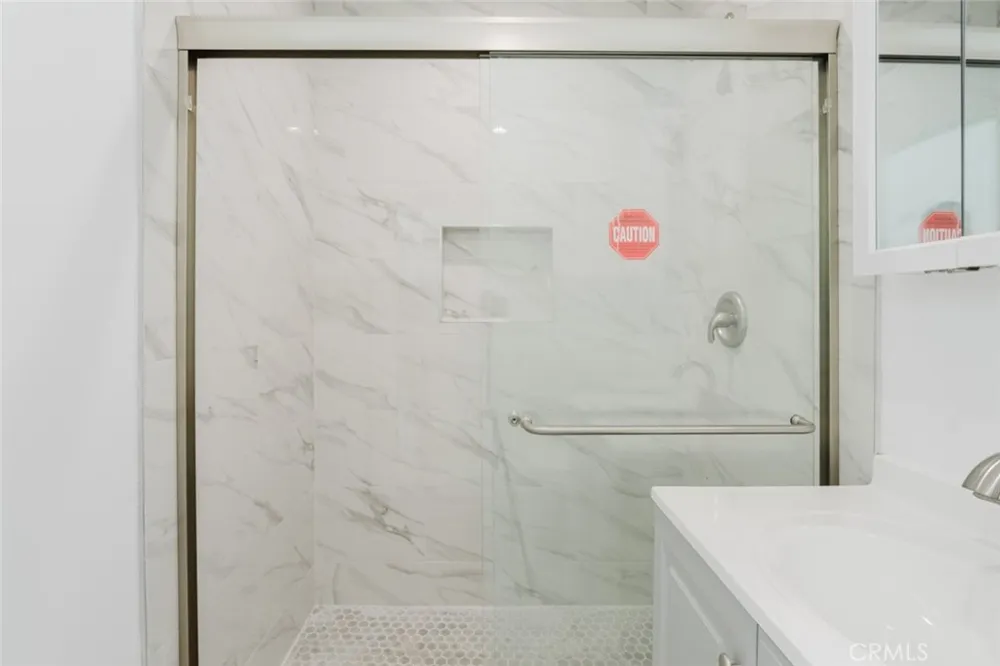 18310 Gresham Street Northridge, CA 91325