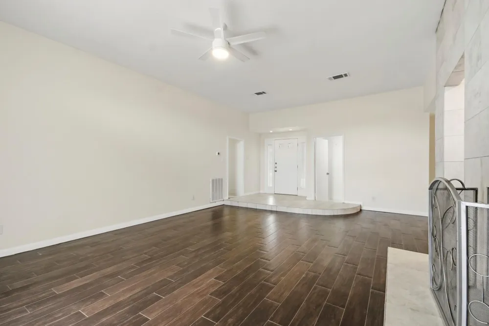 830 Seacliff Drive Houston, TX 77062