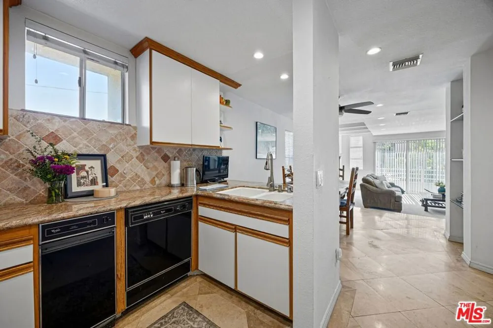 4549 Haskell Avenue #1 Encino, CA 91436