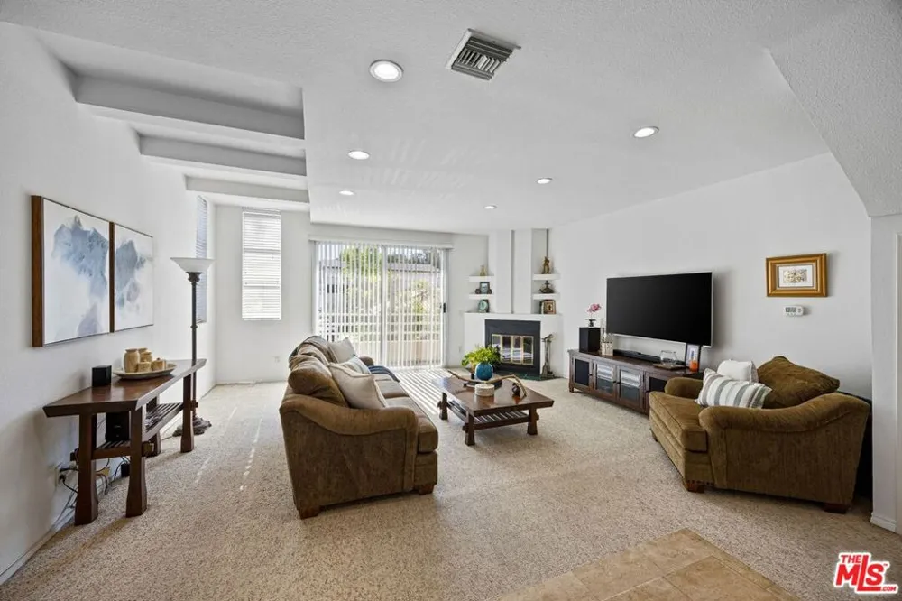4549 Haskell Avenue #1 Encino, CA 91436