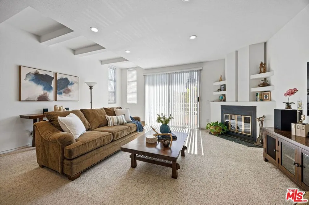 4549 Haskell Avenue #1 Encino, CA 91436
