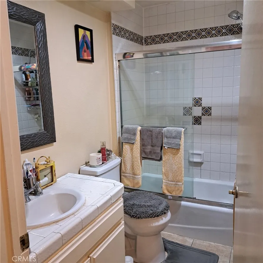1350 Marine #113 Wilmington, CA 90744