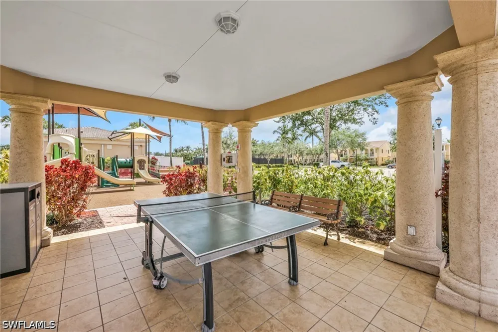 Querce Court Naples, FL 34114