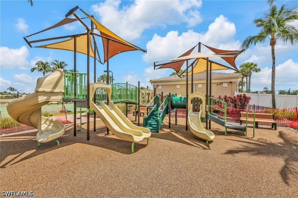 Querce Court Naples, FL 34114