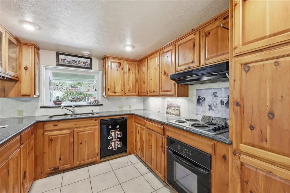 46721 Interstate 10 Winnie, TX 77665