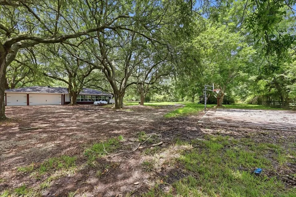 46721 Interstate 10 Winnie, TX 77665