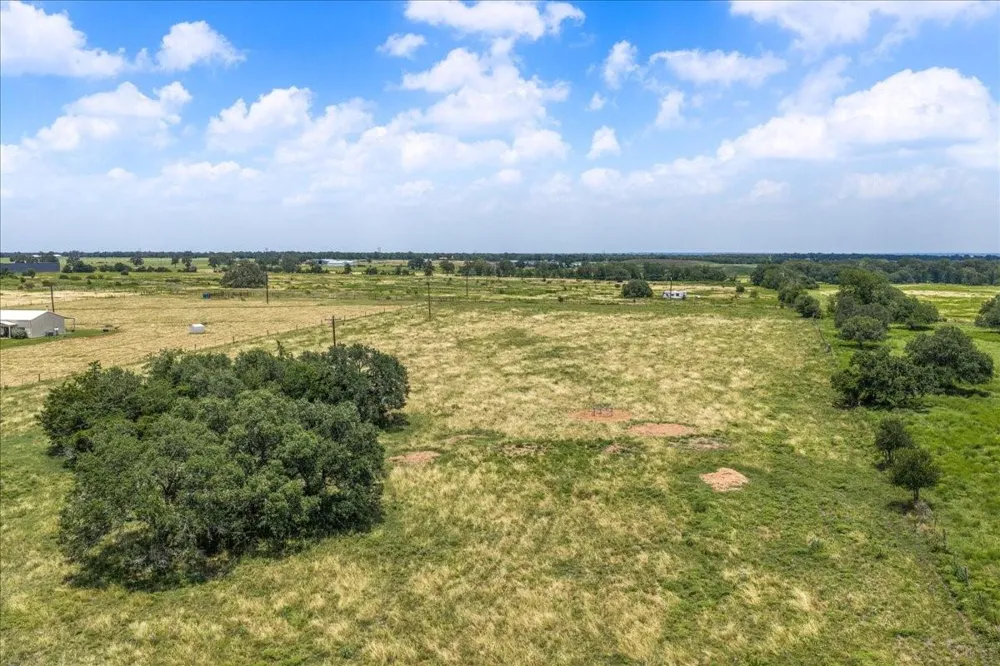 7260 Goehring Road Ledbetter, TX 78946