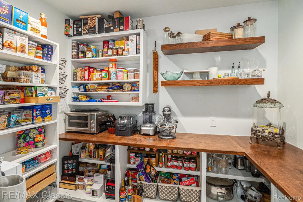 7888 N Territorial Webster Township, MI 48130
