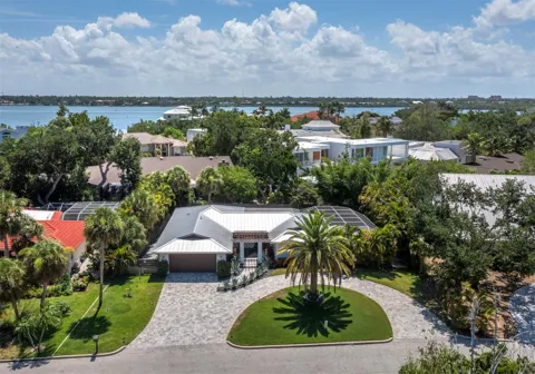 622 TROPICAL CIRCLE