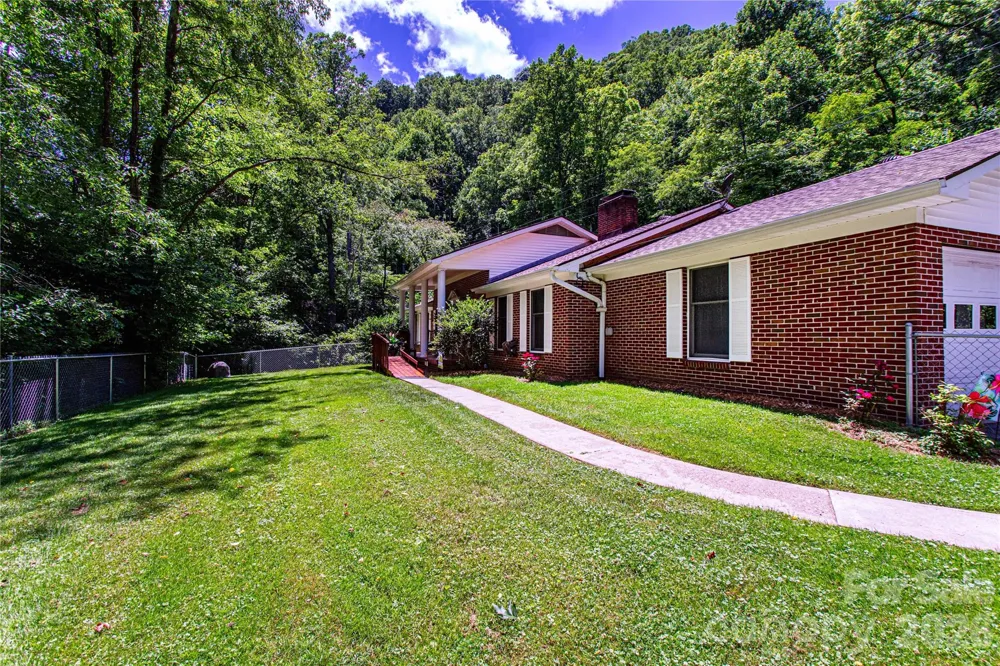 7835 US 23 Highway Mars Hill, NC 28754