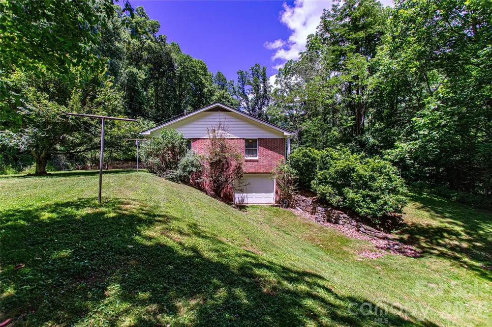 7835 US 23 Highway Mars Hill, NC 28754