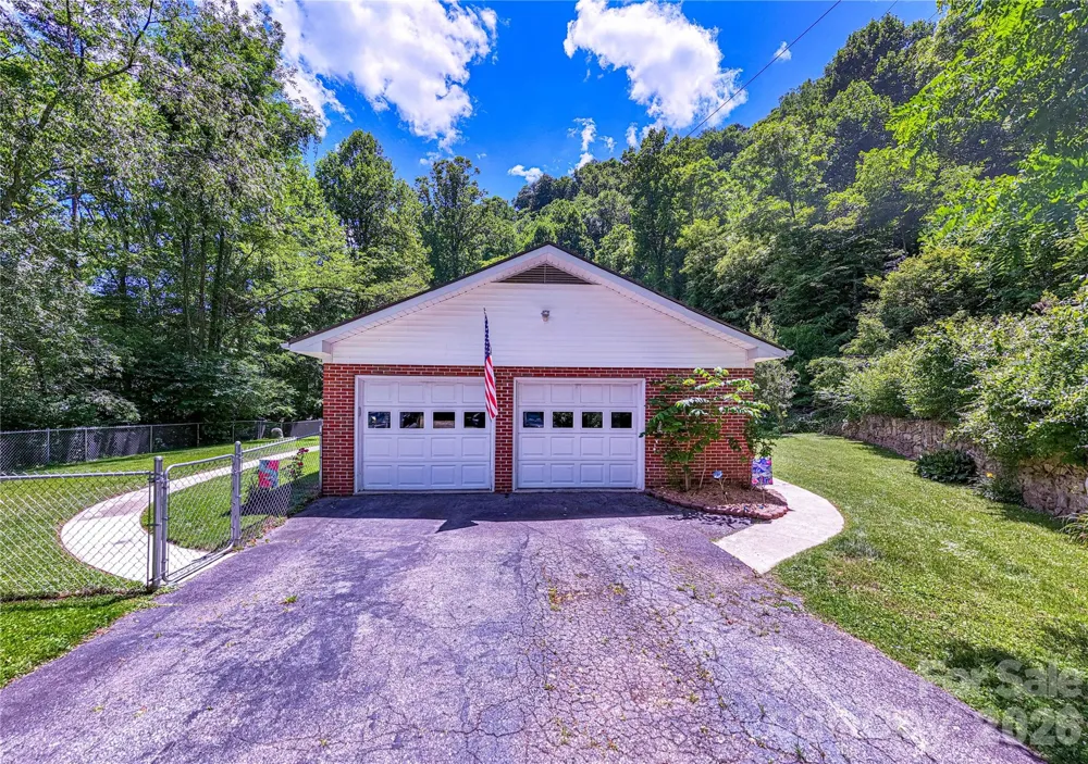 7835 US 23 Highway Mars Hill, NC 28754