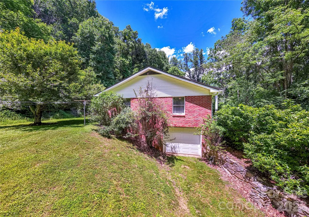 7835 US 23 Highway Mars Hill, NC 28754