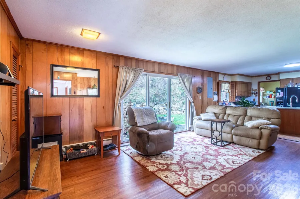 7835 US 23 Highway Mars Hill, NC 28754