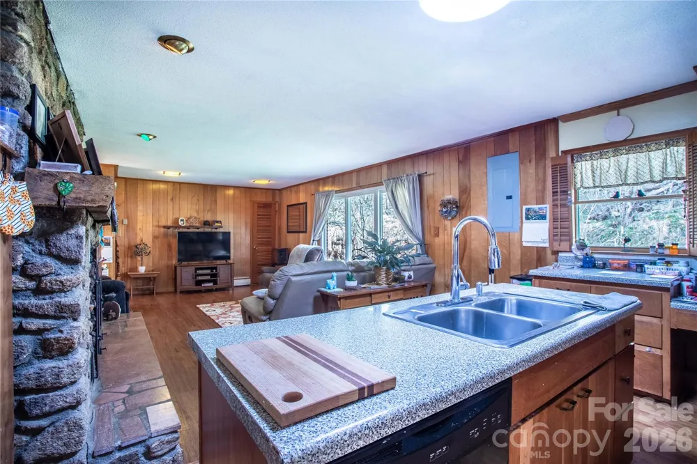 7835 US 23 Highway Mars Hill, NC 28754