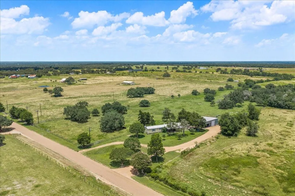 7300 Goehring Road Ledbetter, TX 78946