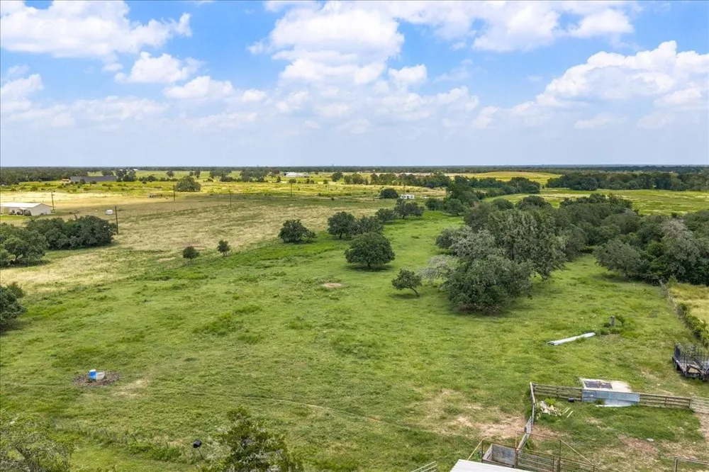 7300 Goehring Road Ledbetter, TX 78946