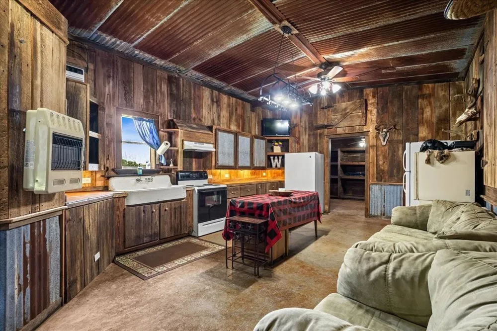 7300 Goehring Road Ledbetter, TX 78946