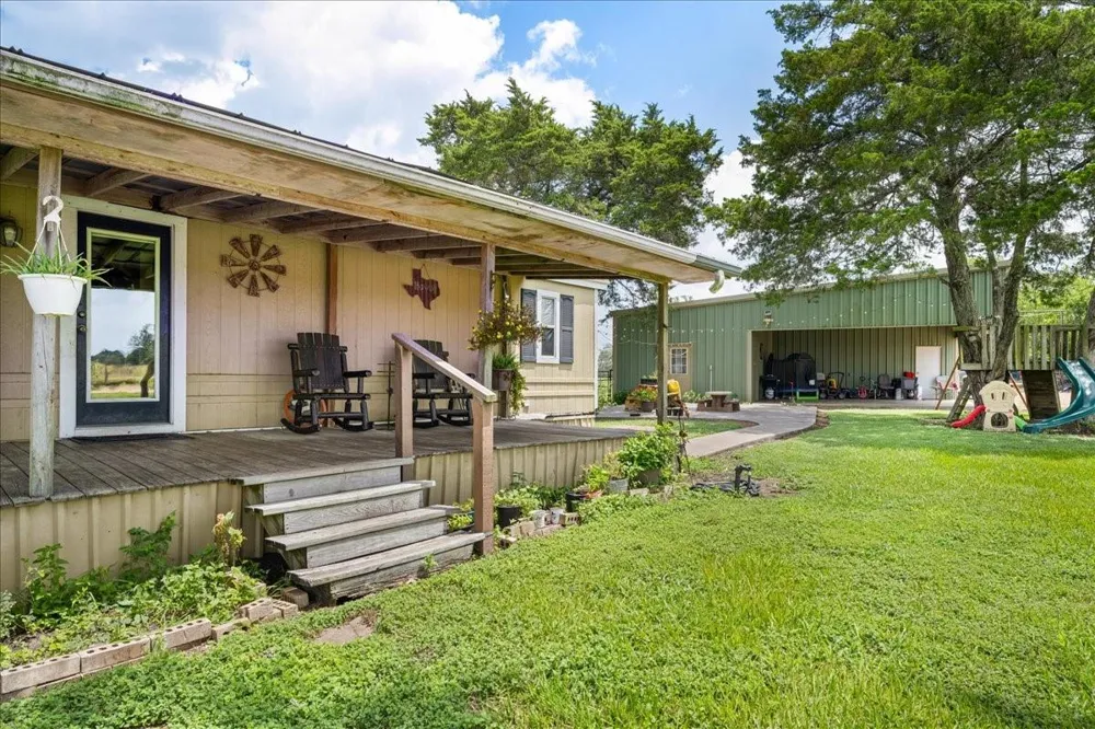7300 Goehring Road Ledbetter, TX 78946