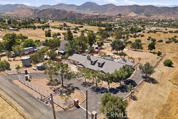 9722 Hierba Agua Dulce, CA 91390