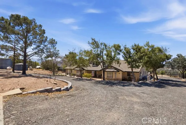 9722 Hierba Agua Dulce, CA 91390