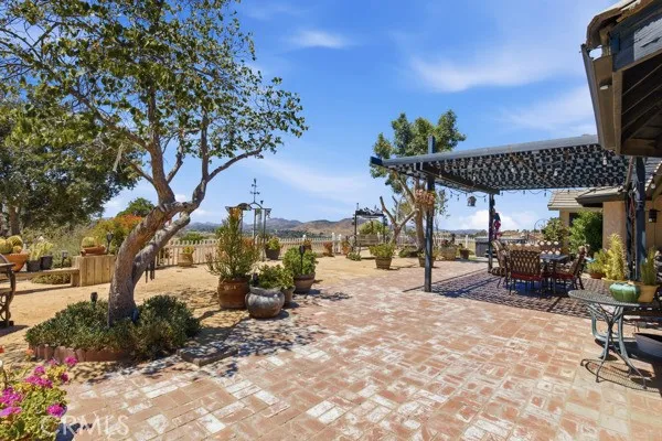 9722 Hierba Agua Dulce, CA 91390