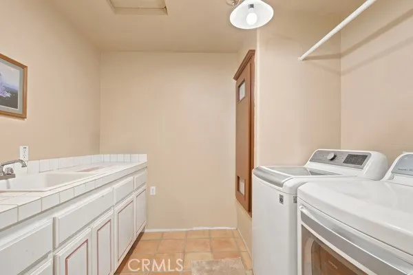 9722 Hierba Agua Dulce, CA 91390