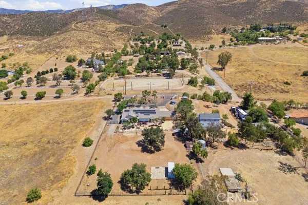 9722 Hierba Agua Dulce, CA 91390