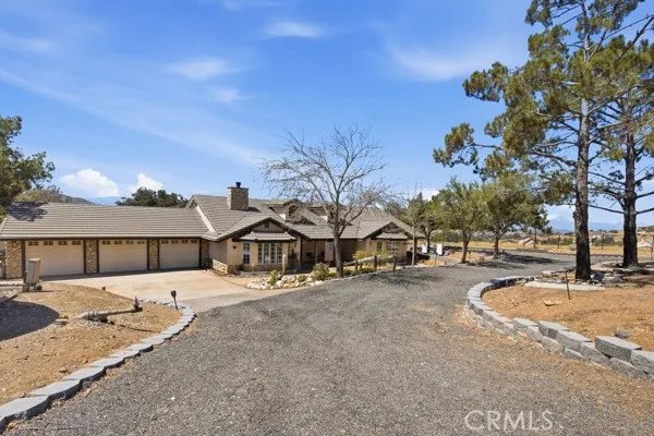 9722 Hierba Agua Dulce, CA 91390
