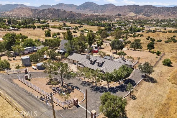 9722 Hierba Agua Dulce, CA 91390
