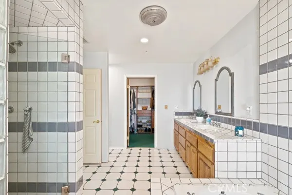 9722 Hierba Agua Dulce, CA 91390