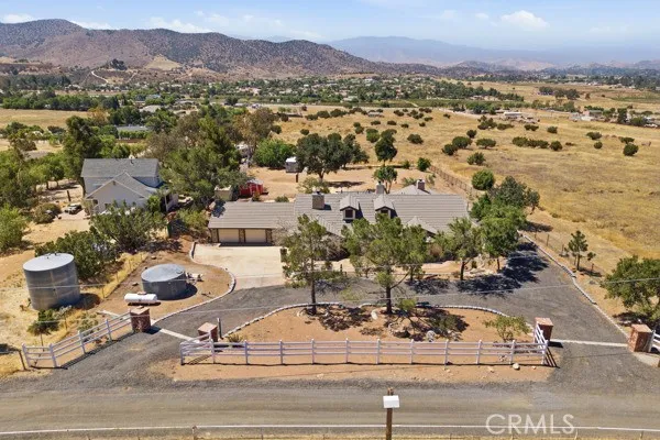 9722 Hierba Agua Dulce, CA 91390