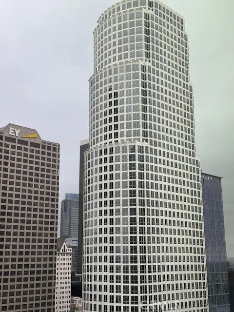 877 Francisco Street #3102 Los Angeles, CA 90017
