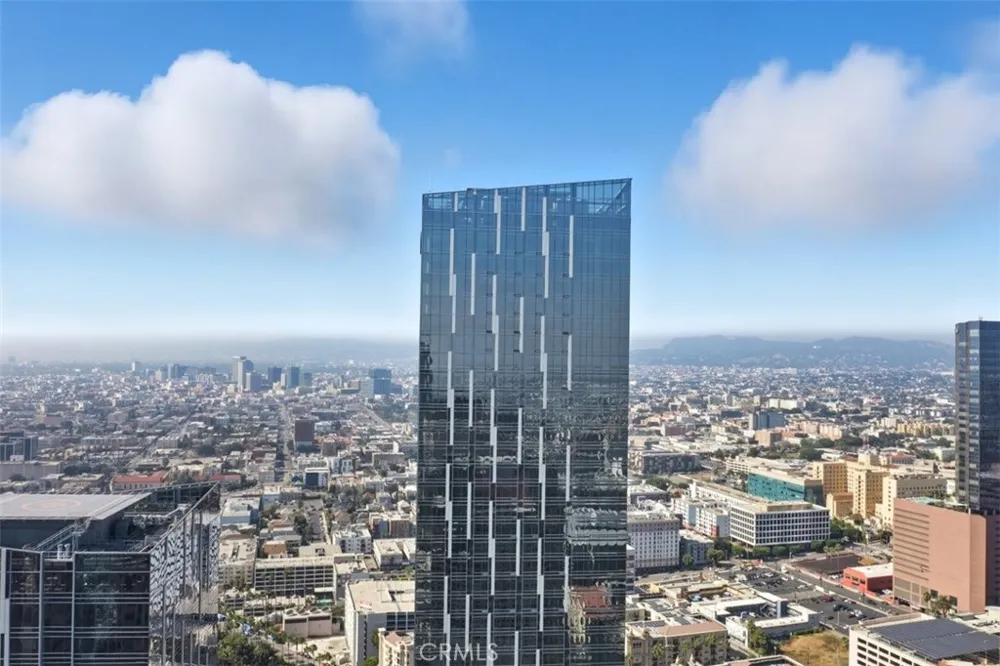 877 Francisco Street #3102 Los Angeles, CA 90017