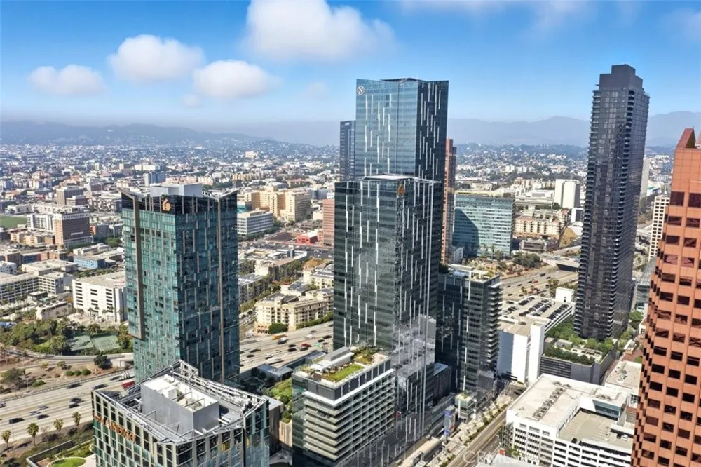 877 Francisco Street #3102 Los Angeles, CA 90017