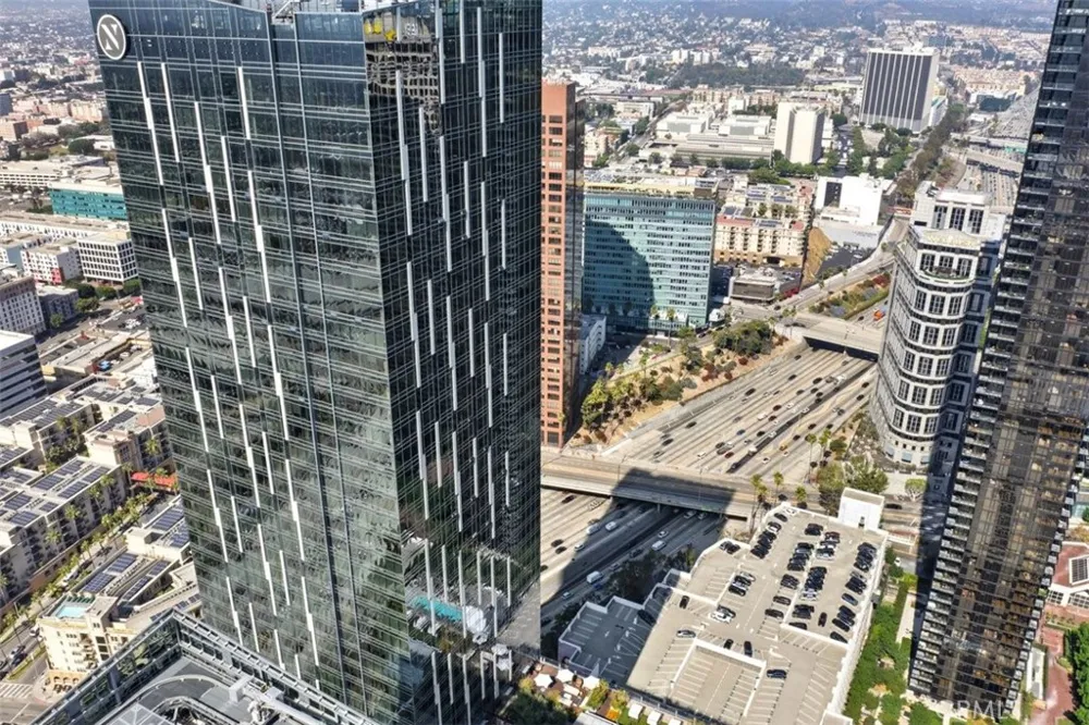 877 Francisco Street #3102 Los Angeles, CA 90017