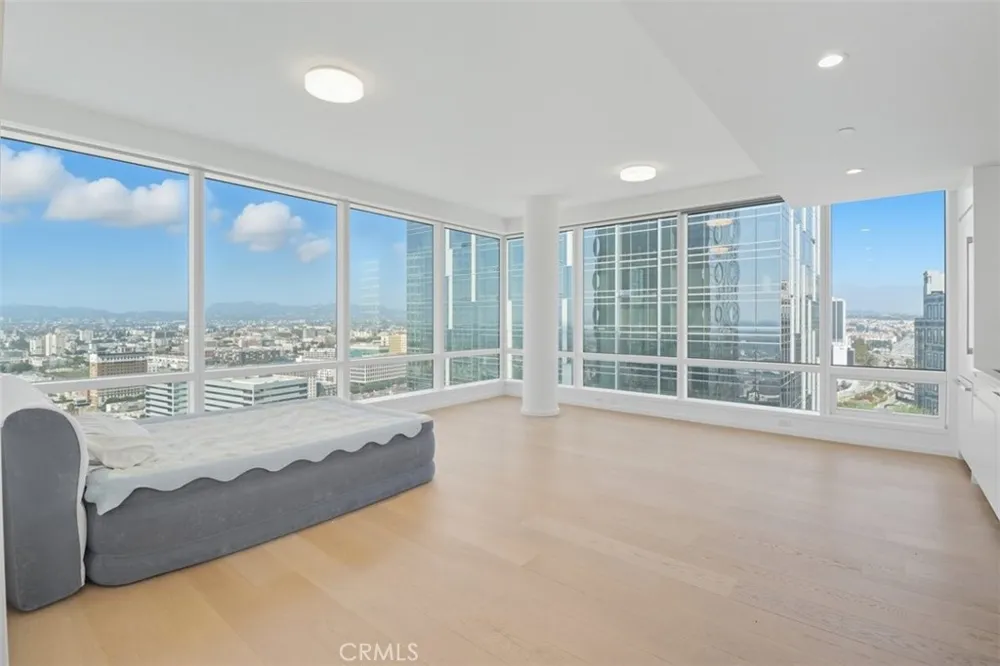 877 Francisco Street #3102 Los Angeles, CA 90017